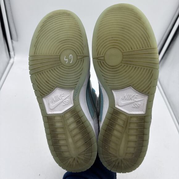 Athletic_Shoes